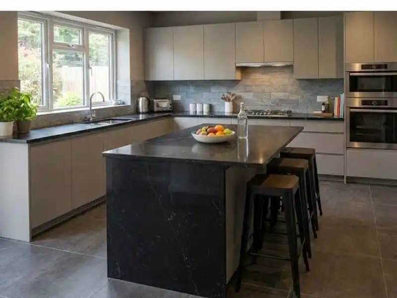 Cocina limpia y libre de plagas después de la fumigación